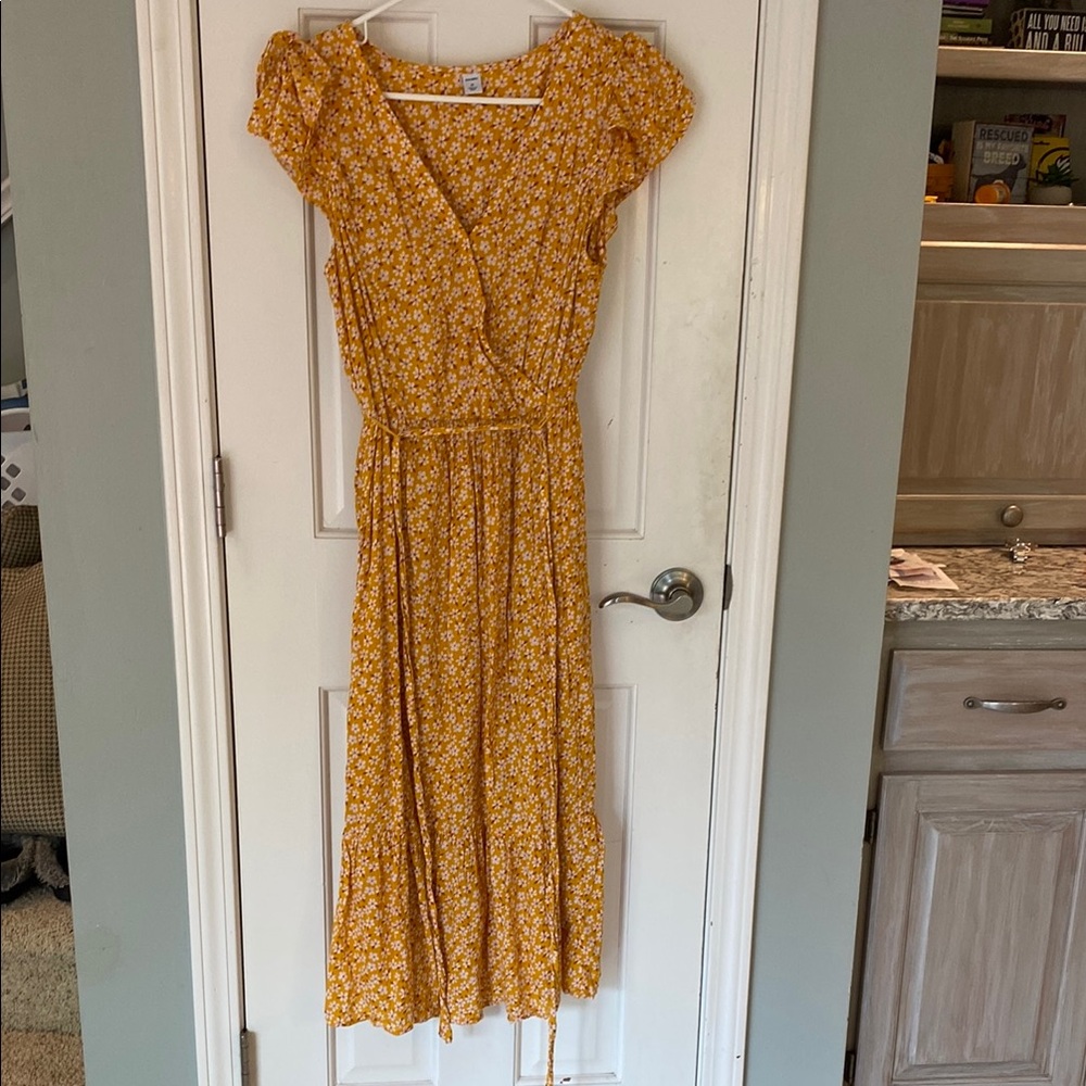 Old Navy Yellow Pleated Maxi Dress with V-Neck